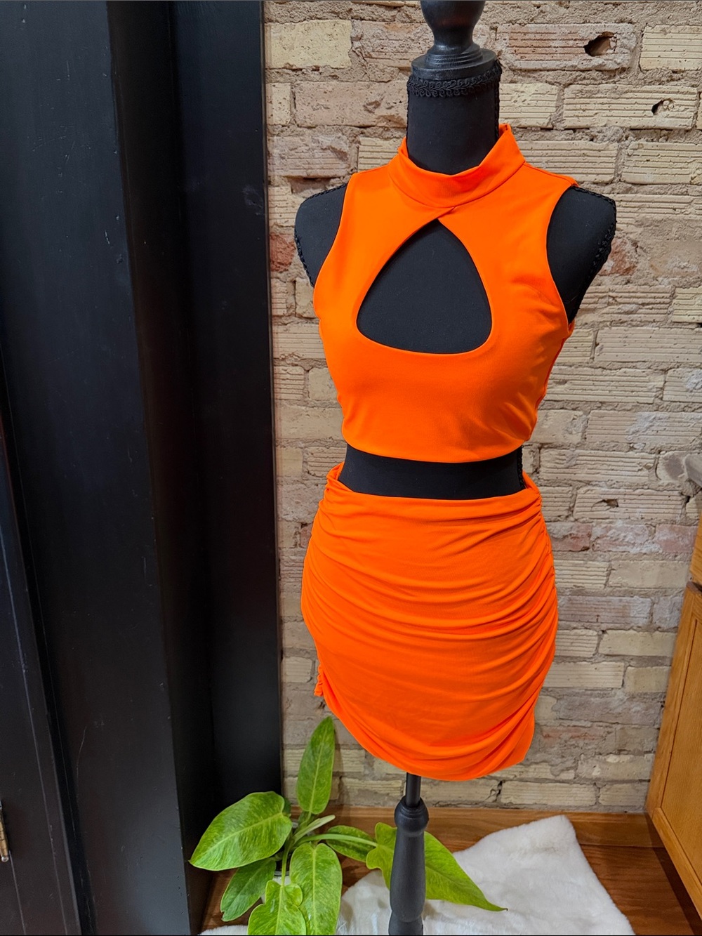 🧡 SHEIN Neon Orange Cutout Two-Piece Skirt Set – Size Medium